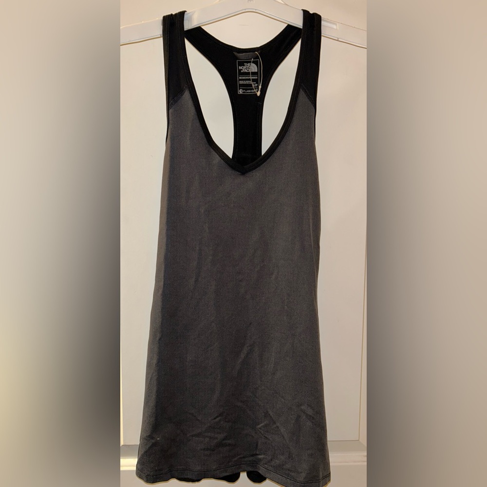 The NorthFace women’s athletic tank top ( size S)